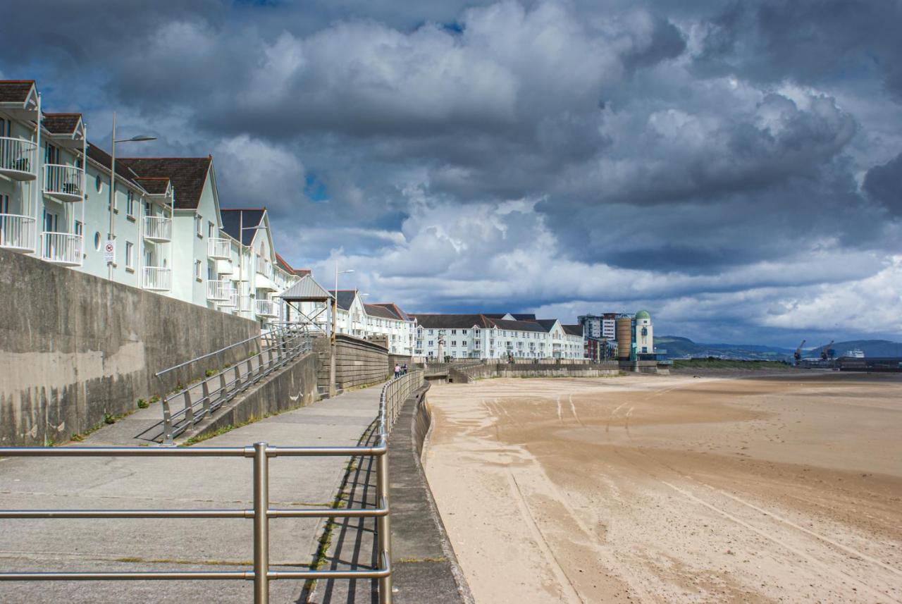 Coastal City Rooms - Waterfront Swansea Extérieur photo