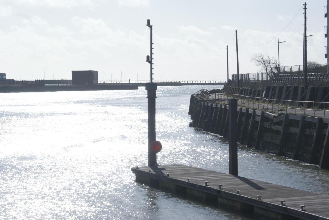 Coastal City Rooms - Waterfront Swansea Extérieur photo