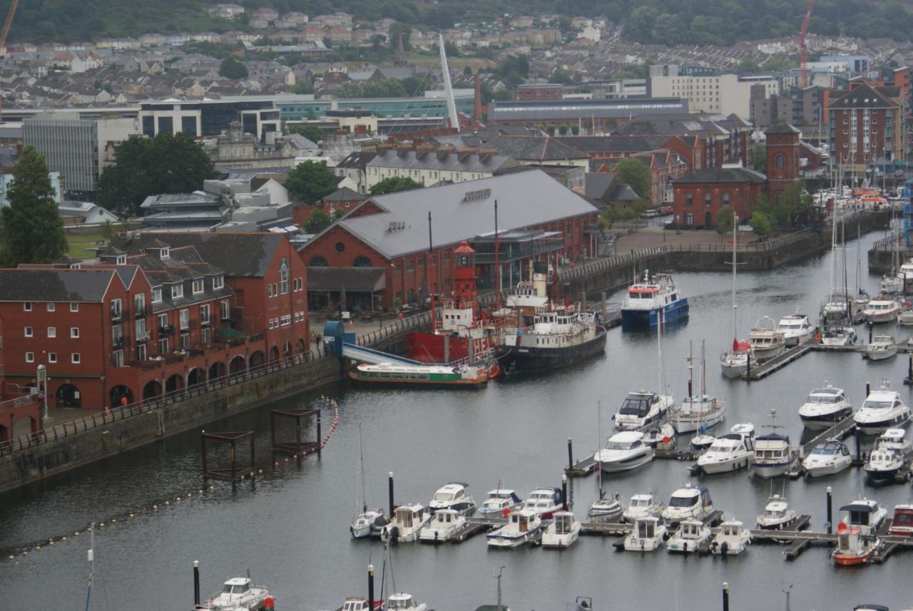 Coastal City Rooms - Waterfront Swansea Extérieur photo